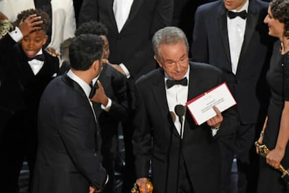 Warren Beatty y Faye Dunaway leyeron el sobre incorrecto ante millones de espectadores