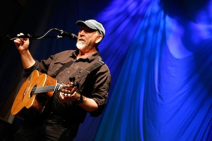 WASHINGTON, DC - APRIL 21: Richard Thompson performs at The Loft's 500th Session with Richard Thompson at SiriusXM Studio on April 21, 2017 in Washington, DC. (Photo by Paul Morigi/Getty Images)