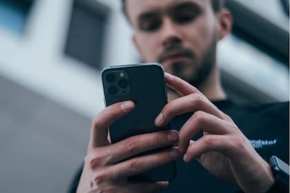"Watering hole" consiste en comprometer sitios web legítimos y frecuentes para infectar a los visitantes de manera pasiva