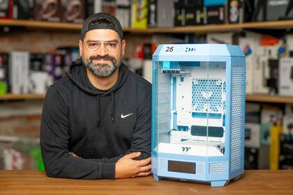 Wayan Sadovnic es venezolano, llegó al país en 2011, y emprendió un proyecto para rendirle homenaje a Lionel Messi y también a este país, que hoy se convirtió en su segundo hogar