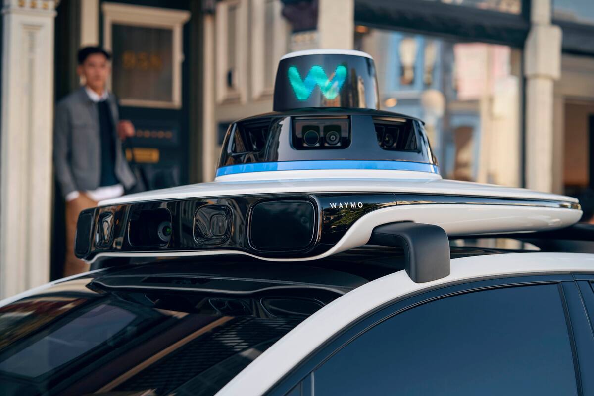 Waymo One, la aplicación de Waymo, permitirá a usuarios en Washington viajar en robotaxis autónomos, siguiendo su éxito en otras ciudades de EE.UU