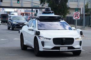 Retiran del mercado cerca de 4000 robotaxis luego de incidentes en EE.UU.