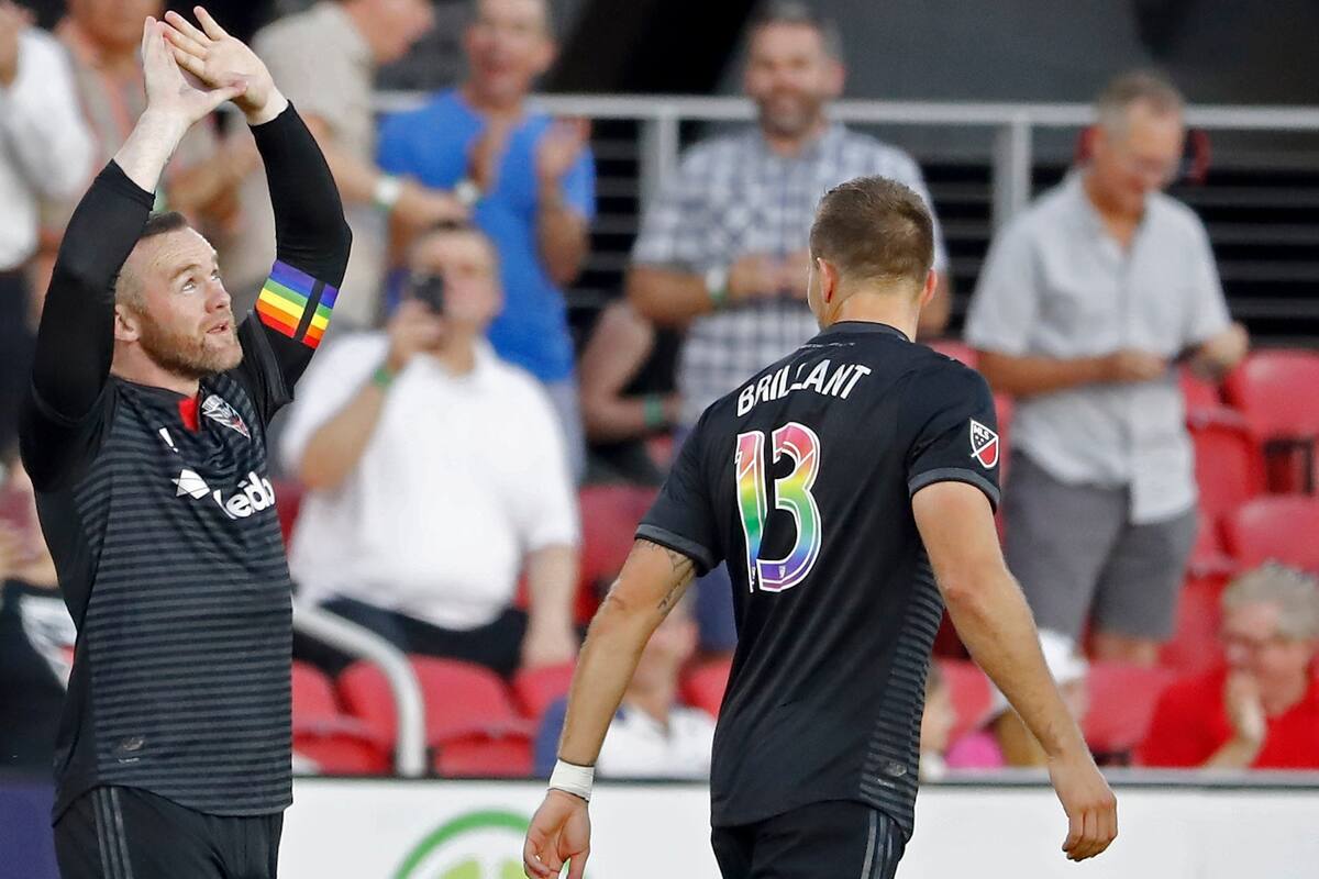 Wayne Rooney celebra su golazo ante orlando City