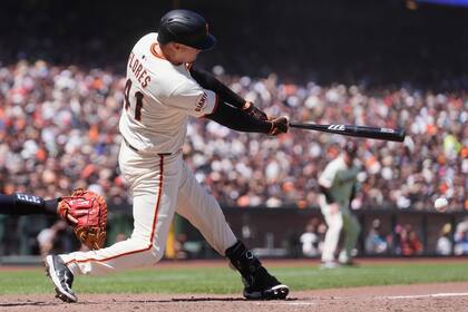 Webb y Flores ayudan a Gigantes a vencer 2-1 a Guardianes y romper racha de derrotas