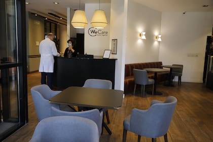 Wecare cuenta con asistencia médica dentro del lugar