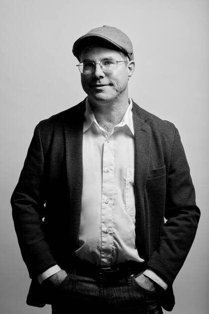 Weir se hizo millonario cambiando radicalmente de profesión y dedicándose por completo a lo que hacía como hobby: escribir. FOTO: gentileza Aubrie Pick