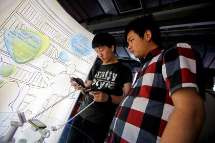 Weixin o WeChat busca ir más allá de sus fronteras para competir con servicios como WhatsApp y Line