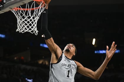 Wembanyama lidera con 26 puntos a Spurs en victoria 126-98 ante Hawks