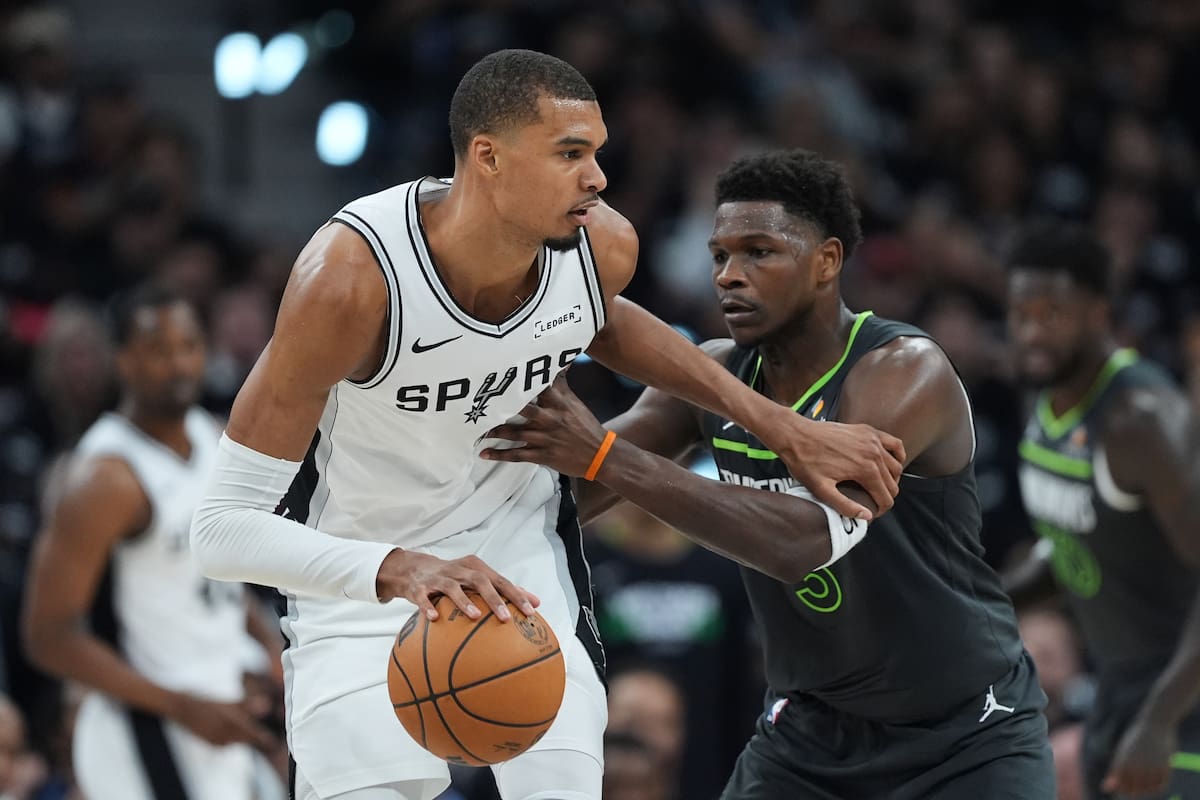 Wembanyama y los Spurs se reponen y propinan a los Wolves su peor paliza en playoffs para empatar la