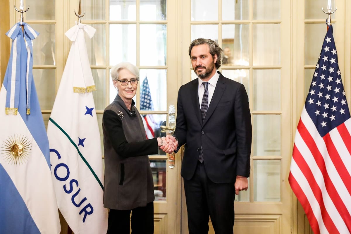 Wendy Sherman con Santiago Cafiero, este viernes en la Cancillería