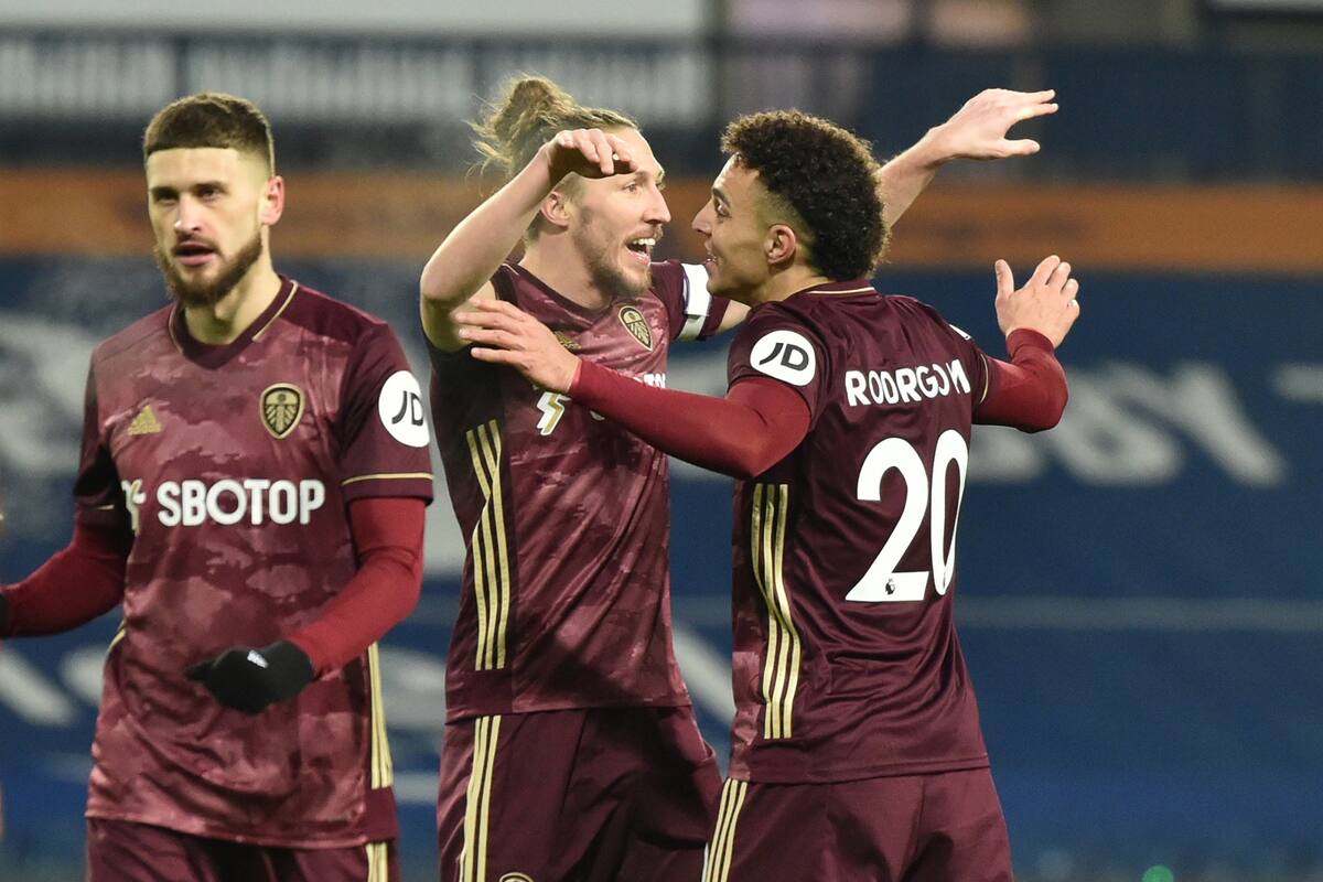 West Bromwich Albion v Leeds United. Romaine Sawyers marca el gol en contra a favor de Leeds