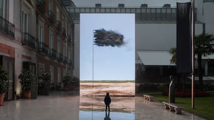 "Western Flag (Spindletop, Texas)" (2017), instalación de John Gerrard exhibida en el Museo Nacional Thyssen-Bornemisza en 2019