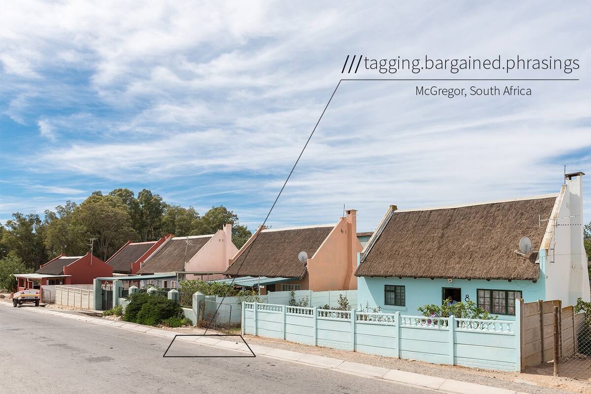 What3words dividió toda la superficie del planeta en una grilla de 3 x 3 metros y le asignó, a cada cuadrado, un nombre compuesto de tres palabras, fáciles de recordar