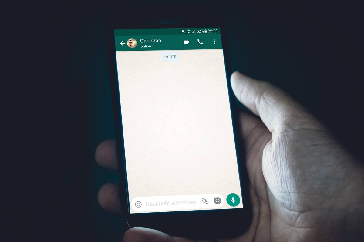 WhatsApp habilitó una nueva función para enviar documentos, GIFs y videos