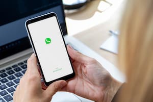WhatsApp planea ampliar el acceso al chat más allá del teléfono principal y la versión web, y una futura actualización podría permitir el uso simultáneo en cuatro dispositivos