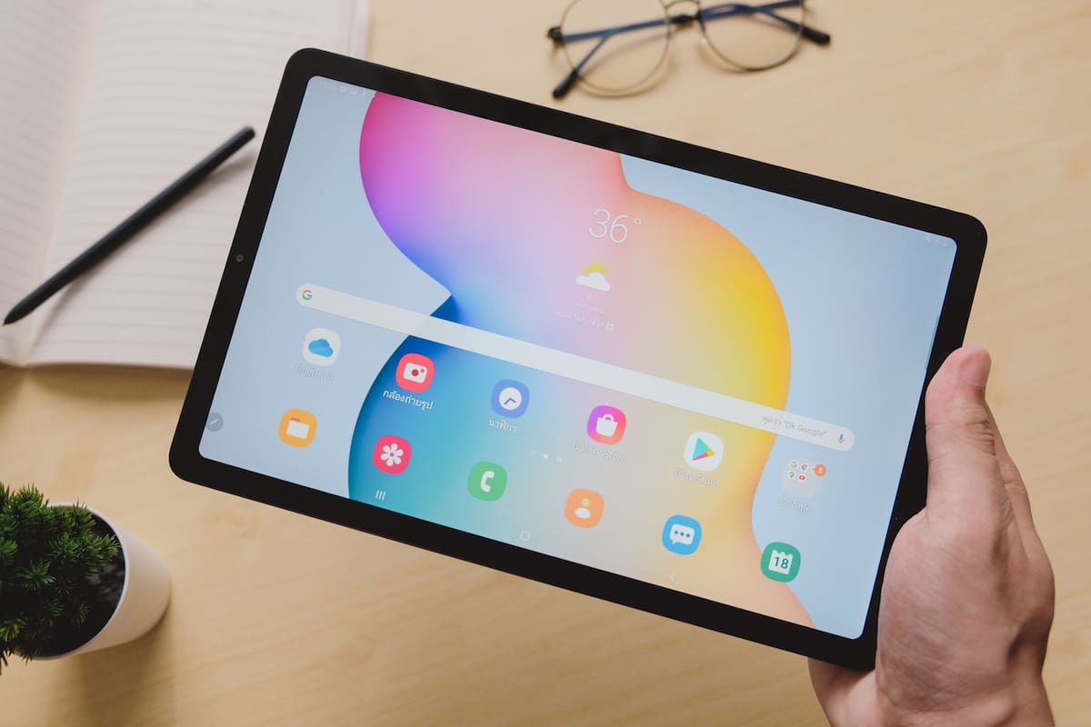 WhatsApp prueba con la vinculación del mensajero con una tableta, que permite chatear aunque el celular esté apagado