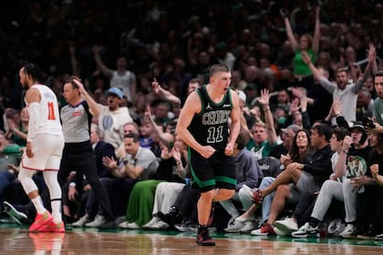 White anota 34 puntos y Celtics evitan eliminación con victoria 127-102 ante Knicks en 5to partido