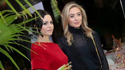 Whitney Wolfe Herd y la empresaria Sophia Amoruso popularizaron el término girl boss ("chica jefa") durante la cena de Girlboss Founders de 2017.