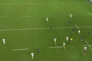 Will Jordan encara a los últimos argentinos que tiene por delante y sorprende con una definición a pura clase; fue su octavo try en el torneo