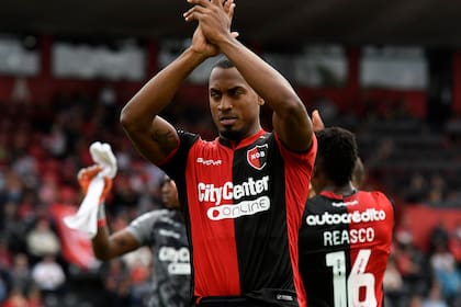 Willer Ditta, un defensor que en un puñado de partidos se ganó el corazón de los hinchas de Newell's