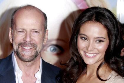 Willis junto a su novia, en un evento