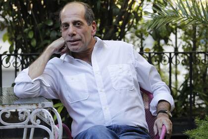 Willy Kohan desembarca los miércoles a la noche con Somos Nosotros, acompañado por Beto Valdez, Florencia Donovan y Carlos Reymundo Roberts