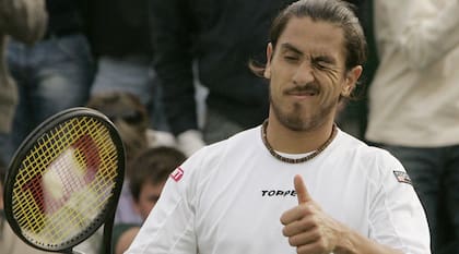 Willy Cañas y un gesto de aprobación; llegó a ser número 8 del mundo y ganó 7 títulos, incluido un Masters 1000