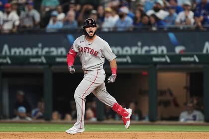 Wilyer Abreu conecta jonrón de 3 carreras en la 9na y Medias Rojas derrotan 5-2 a Rangers