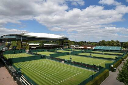 Wimbledon, el certamen de tenis más prestigioso del mundo, planea disputarse en junio con público reducido.