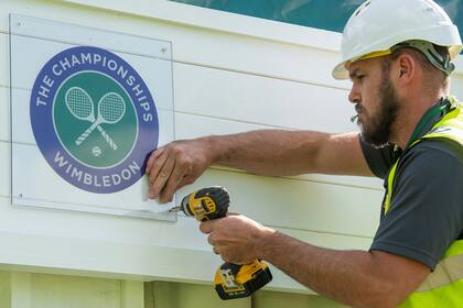 Mientras se disputa la qualy, en Wimbledon ultiman los detalles para el arranque del torneo, el lunes próximo