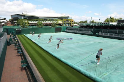 Wimbledon, el tercer grande del año, levantará el telón este lunes.