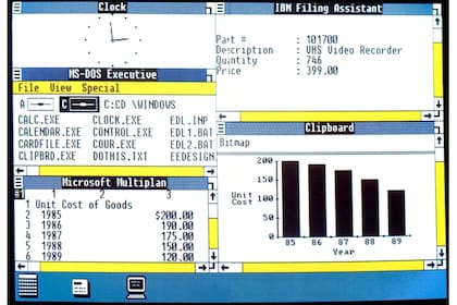 Windows 1.0 debutó el 20 de noviembre de 1985; era un entorno de escritorio precario, que corría sobre DOS