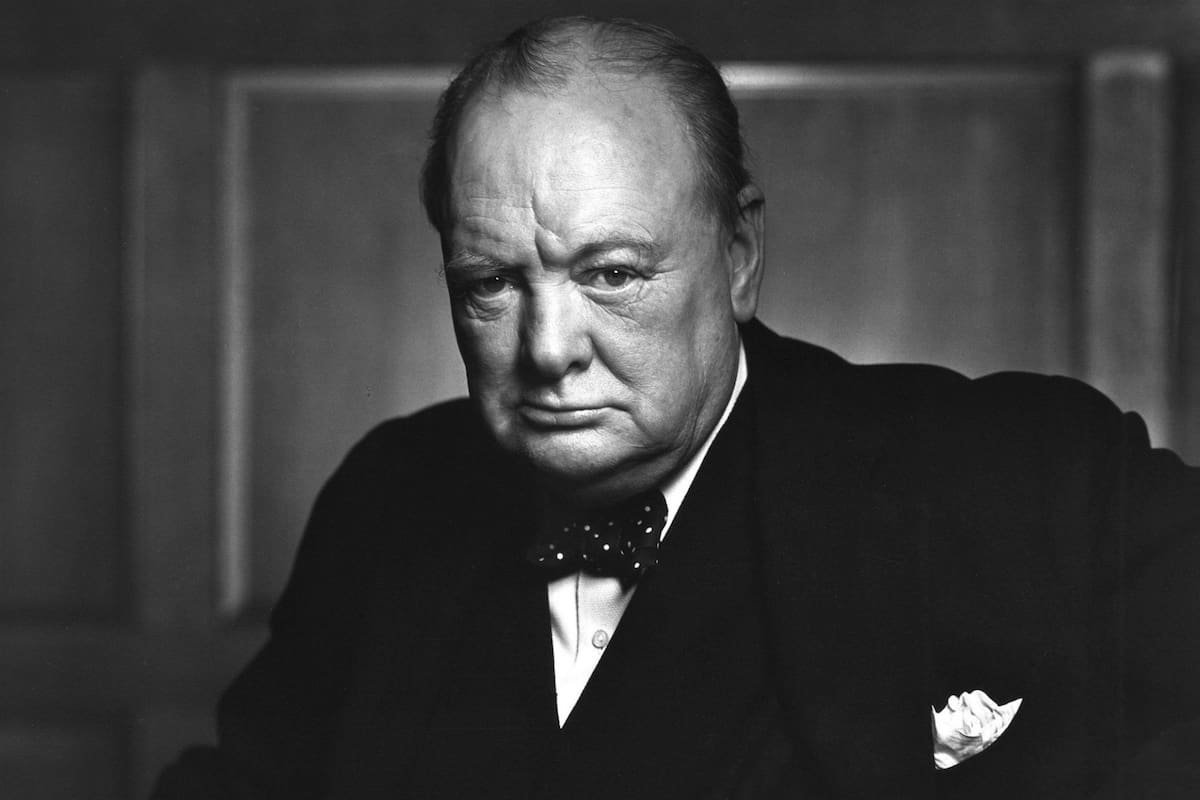 Winston Churchill, ex primer ministro británico, pronunció su legendario discurso de la "cortina de hierro".