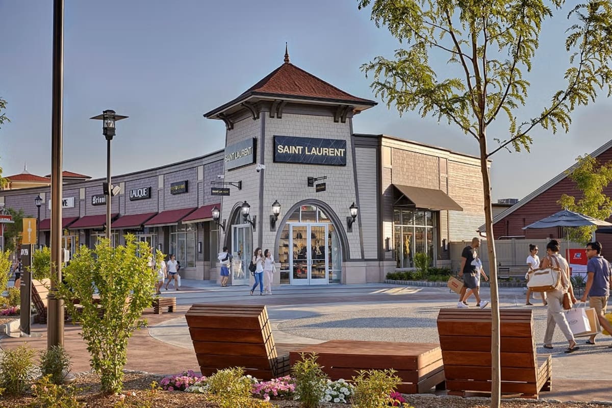 Woodbury Common Premium Outlets es el outlet de marcas de lujo más popular en Nueva York (Facebook/Woodbury Common Premium Outlets)