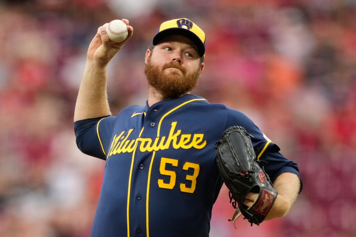 Woodruff brilla en su regreso y Cerveceros ganan 2 a 1 a Rojos en 10 entradas