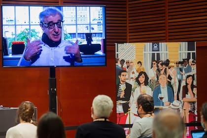 Woody Allen durante una videoconferencia por el estreno mundial de su última película, en el festival de San Sebastián