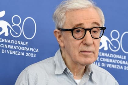 Woody Allen presentó su última película, Coup de Chance, en Venecia