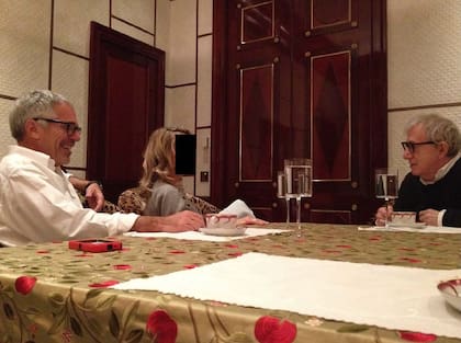 Woody Allen también aparece en las fotos difundidas sobre el caso Epstein