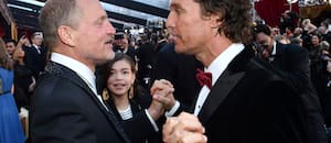Matthew McConaughey volvió a insinuar que Woody Harrelson y él son algo más que amigos