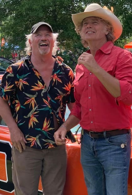 Wopad y Schneider, con el General Lee, el auto que ganó gran protagonismo en la serie