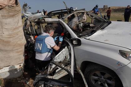 Personal de la ONU investiga uno de los autos atacados