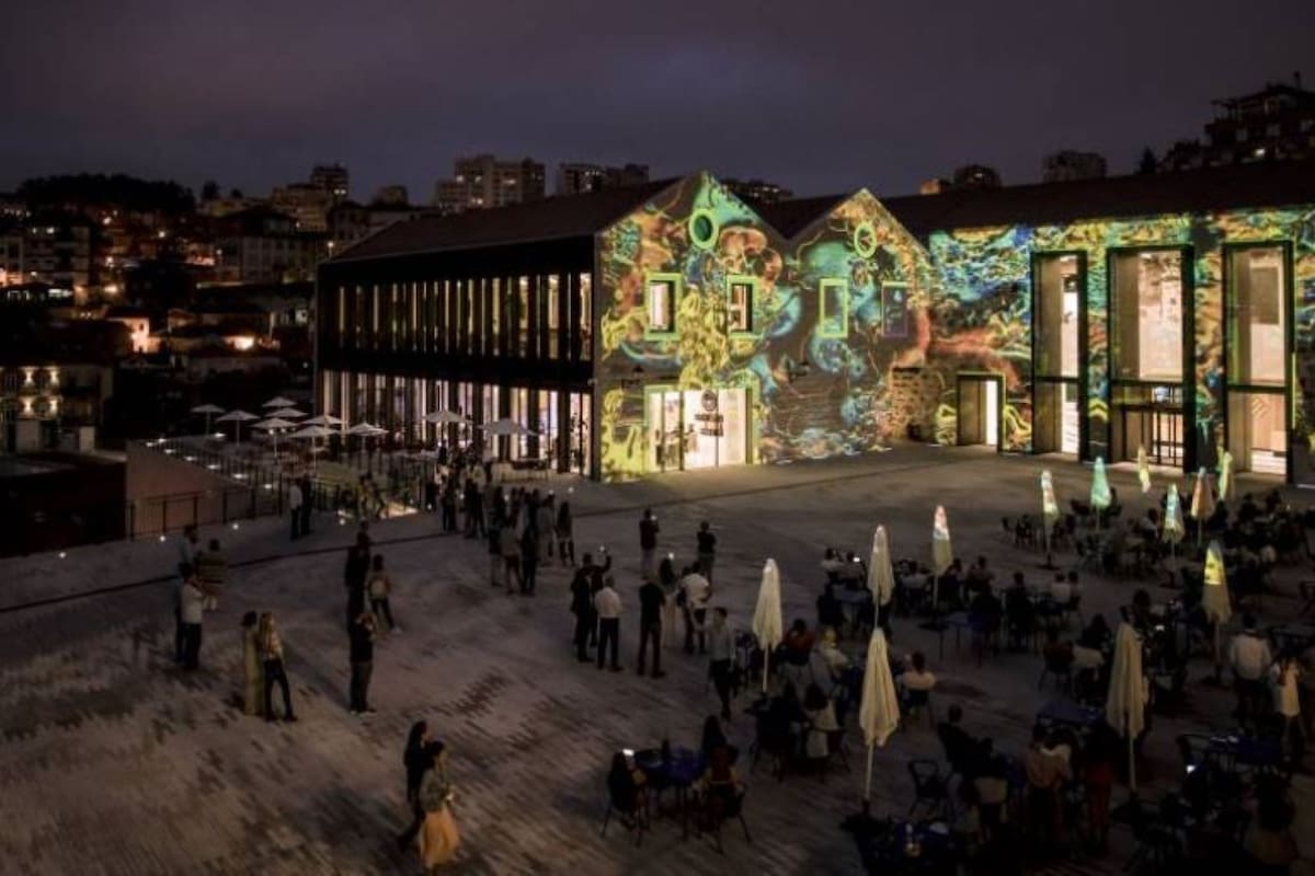 World of Wine, un flamante distrito cultural en la zona histórica de Vila Nova de Gaia, en Oporto, con museos y restaurantes