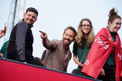Wrexham tiene otro ascenso a la vista y Ryan Reynolds apenas puede soportar la tensión