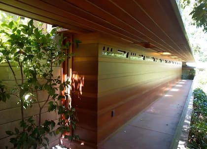 Wright creía en usar materiales locales que ayudaran a la casa a integrarse con el paisaje