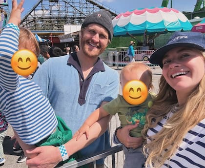Wyatt está casado con la actriz Meredith Hagner y tienen dos hijos juntos, Buddy Prine y Boone Joseph (Foto: Instagram @merediththeweasel)