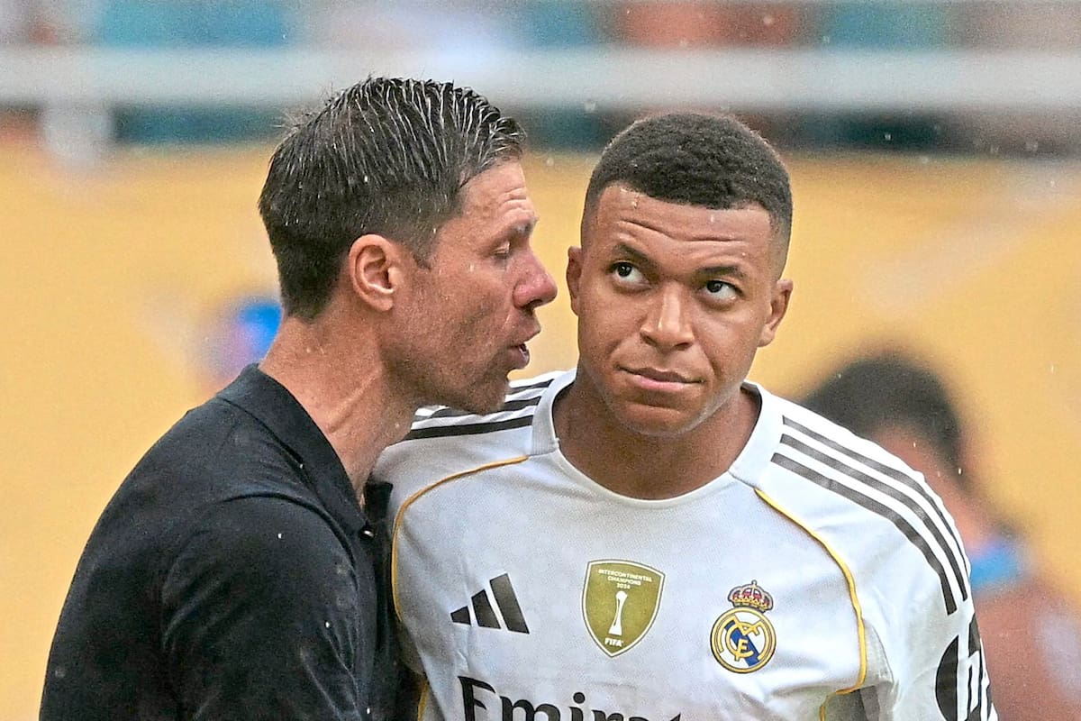 Xabi Alonso le habla a Kylian Mbappe: entrenador y estrella de Real Madrid, juntos