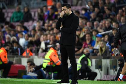 Xavi lamenta la derrota de Barcelona ante Rayo Vallecano, en el Camp Nou