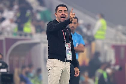 Xavi, que dirige en Qatar, es el principal candidato a asumir en Barcelona