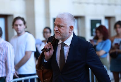 Xavier Nogueras, abogado de Loïk Le Priol, el principal acusado del asesinato (Photo by Kenzo TRIBOUILLARD / AFP)