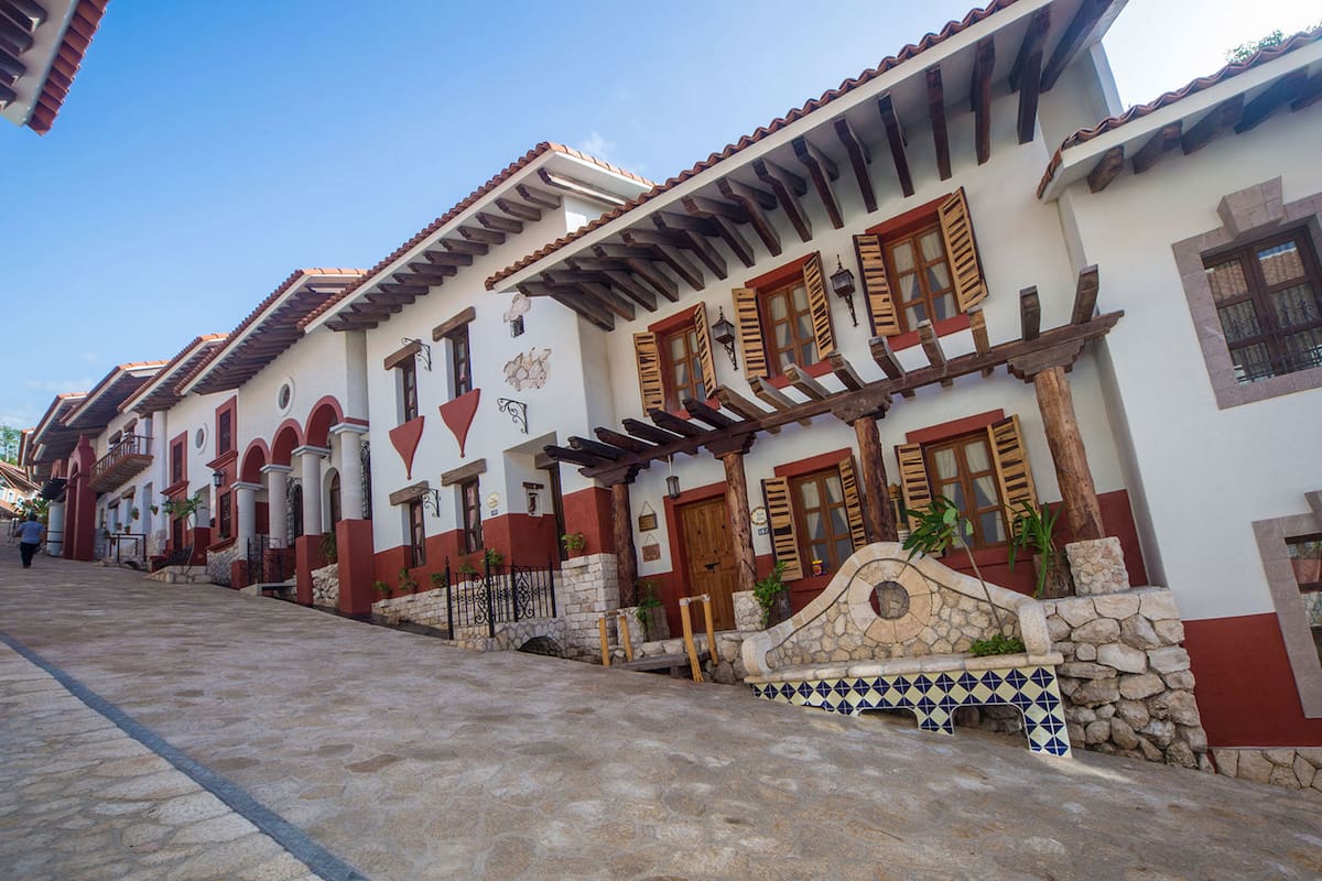 Xenses es un parque temático dentro de Xcaret, en México